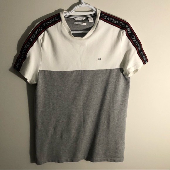 Calvin Klein T-shirt - Picture 3 of 4